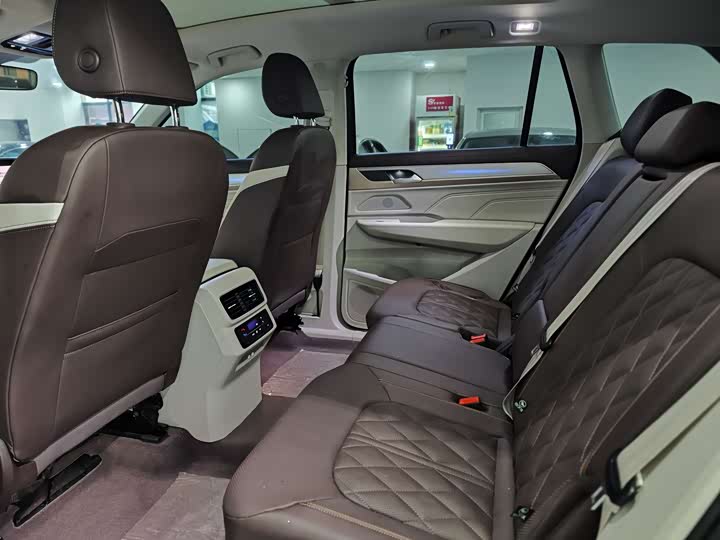 Фото 7 - Volkswagen Tavendor