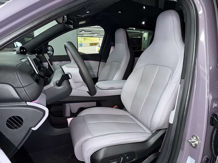 Фото 8 - Nio EC6