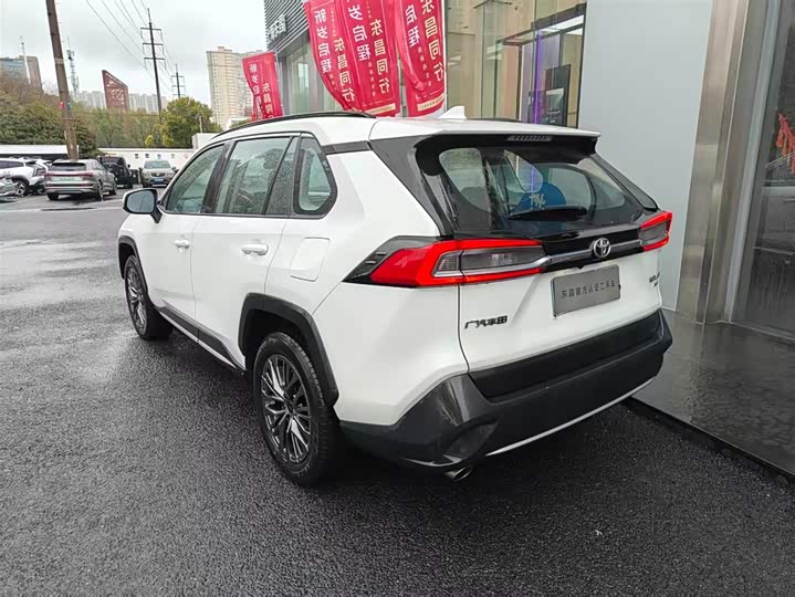 Фото 3 - Toyota Wildlander