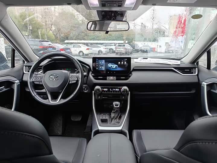 Фото 8 - Toyota Wildlander