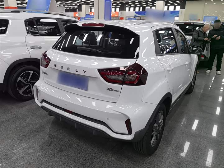 Фото 7 - Geely Vision X3