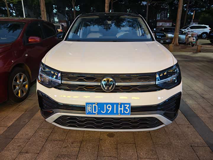 Фото 2 - Volkswagen Tharu