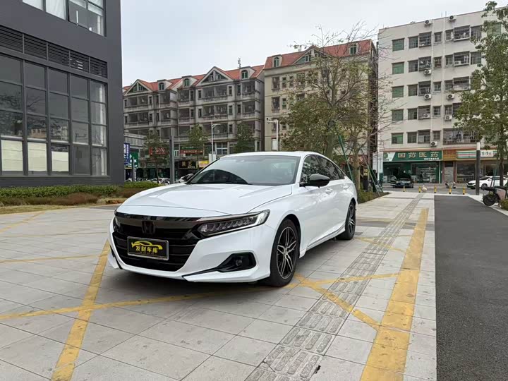 Фото 1 - Honda Accord