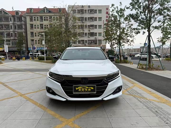 Фото 2 - Honda Accord