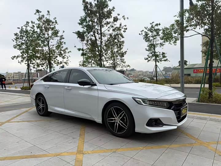 Фото 6 - Honda Accord