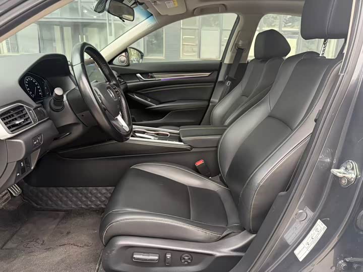 Фото 7 - Honda Accord