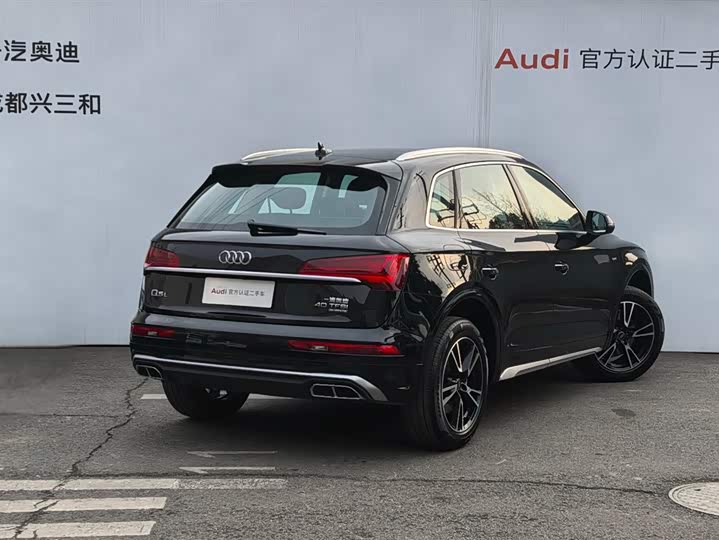 Фото 4 - Audi Q5L