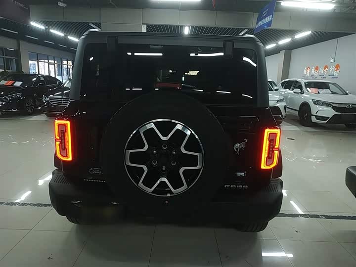 Фото 6 - Ford Bronco