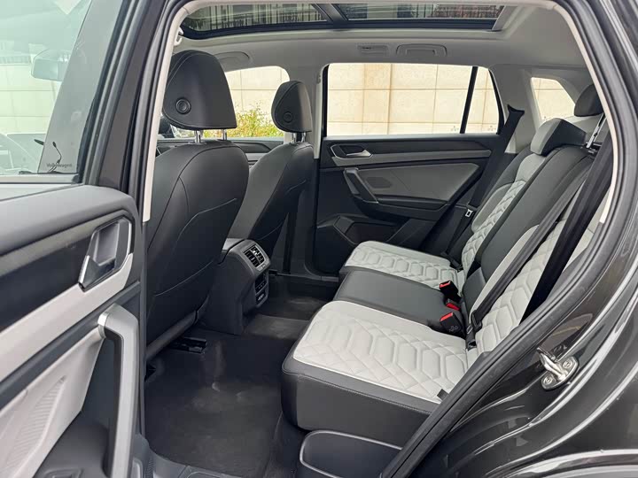 Фото 8 - Volkswagen Tayron