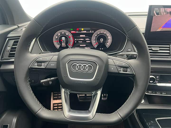 Фото 6 - Audi Q5L