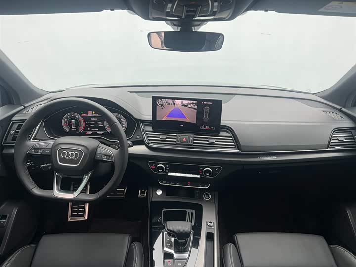 Фото 9 - Audi Q5L