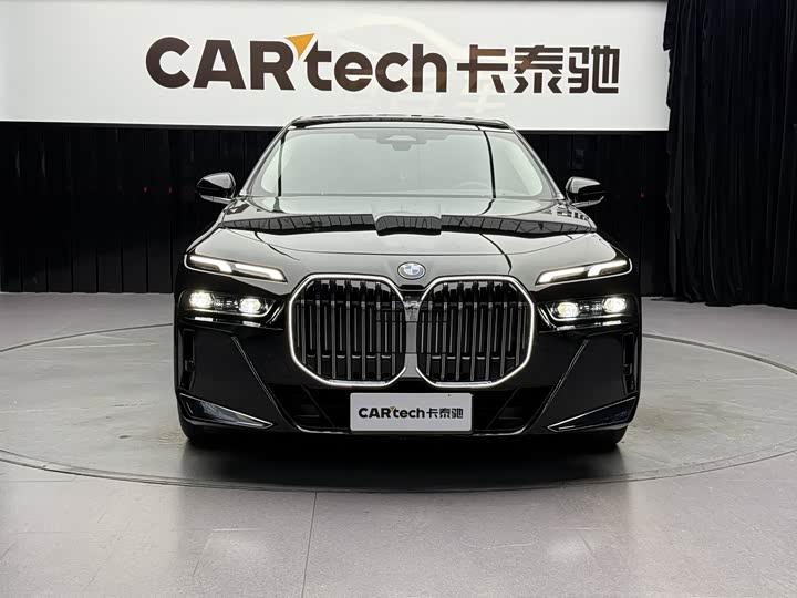 Фото 3 - BMW 7 Series