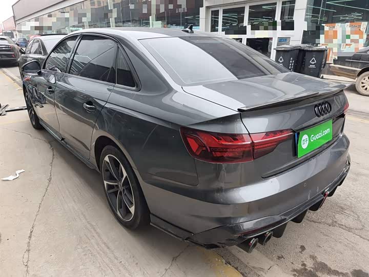 Фото 5 - Audi A4L