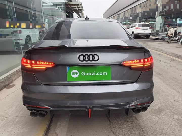 Фото 6 - Audi A4L