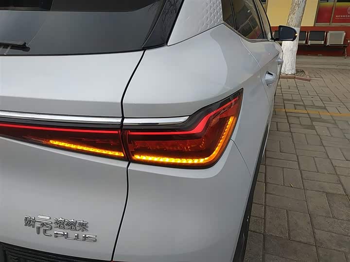 Фото 8 - BYD Yuan Plus