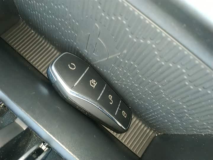 Фото 9 - BYD Yuan Plus