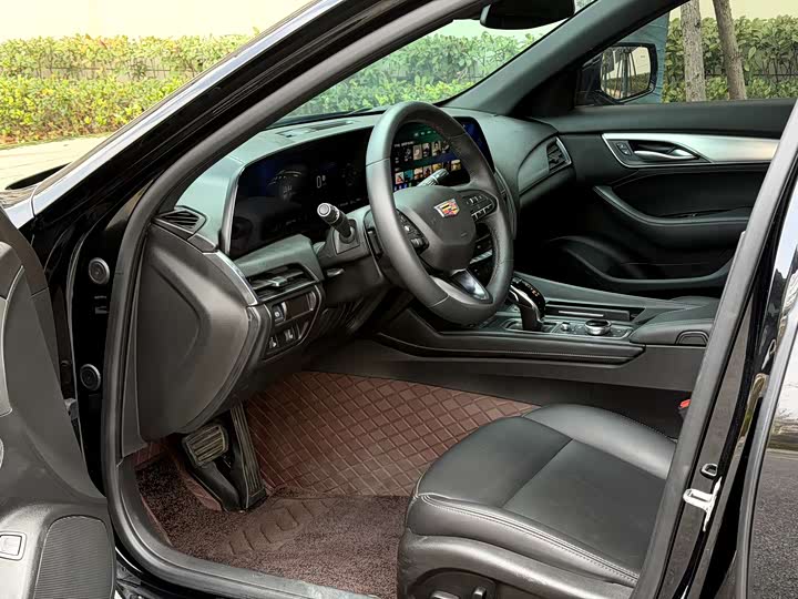 Фото 6 - Cadillac CT5