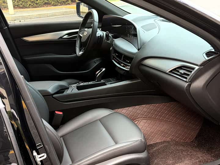 Фото 8 - Cadillac CT5