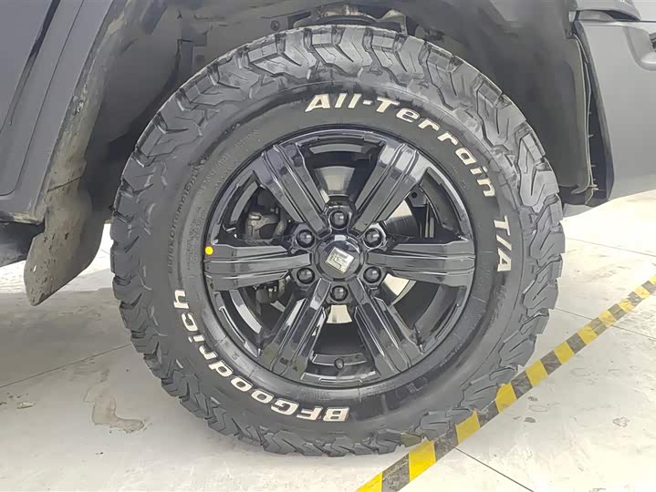 Фото 6 - Tank 300