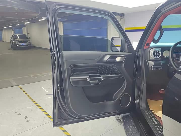 Фото 7 - Tank 300