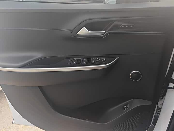 Фото 7 - Hyundai Custo