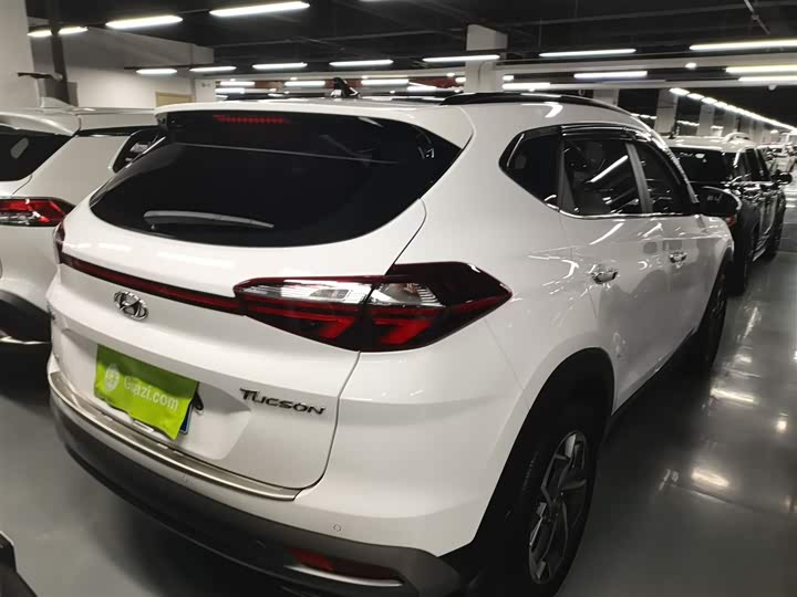 Фото 7 - Hyundai Tucson L