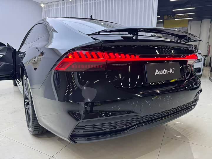 Фото 9 - Audi A7