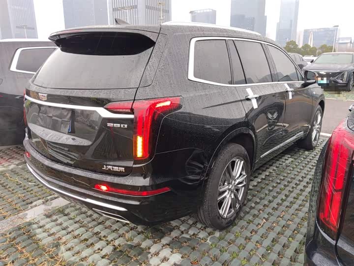 Фото 7 - Cadillac XT6