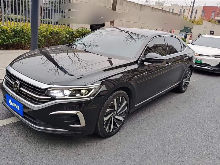 Фото 1 - Volkswagen Passat