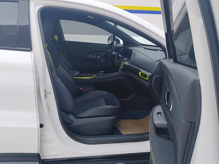 Фото 8 - Changan UNI-T