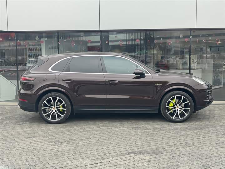 Фото 2 - Porsche Cayenne Hybrid
