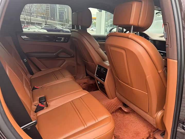 Фото 8 - Porsche Cayenne Hybrid