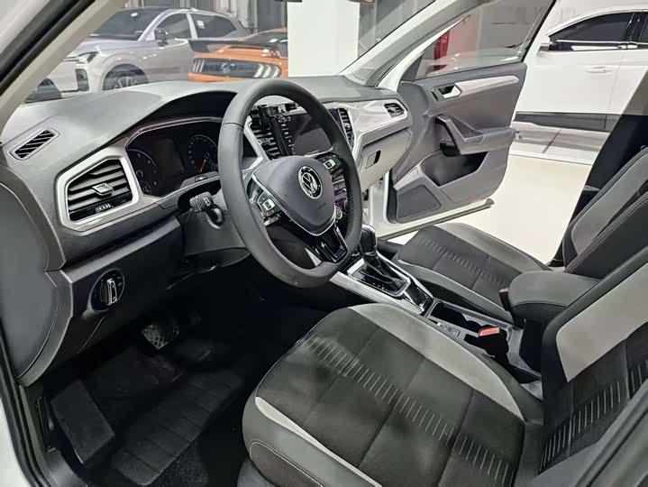 Фото 8 - Volkswagen T-Roc