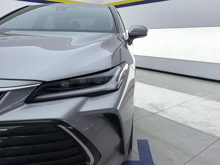 Фото 5 - Toyota Avalon