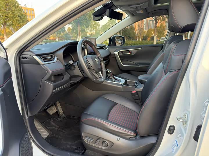 Фото 6 - Toyota RAV4 Hybrid