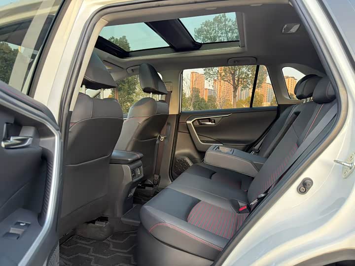 Фото 7 - Toyota RAV4 Hybrid