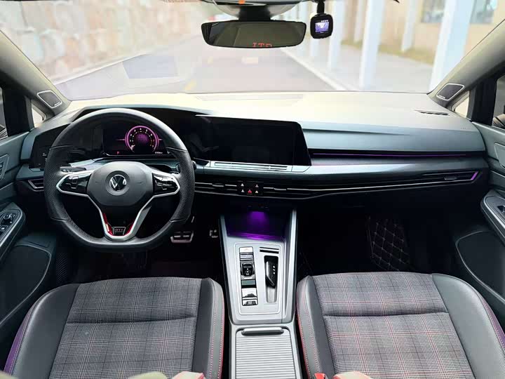 Фото 4 - Volkswagen Golf GTI