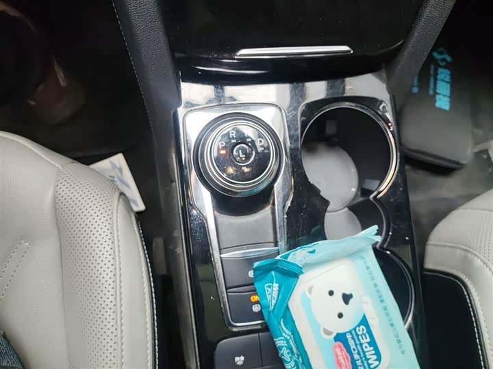 Фото 7 - Ford Escape