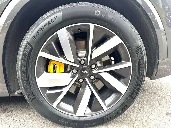 Фото 8 - LiXiang L8