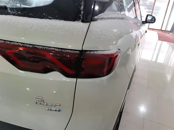 Фото 8 - BYD Yuan Up