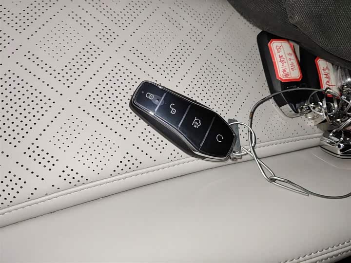 Фото 9 - BYD Yuan Up