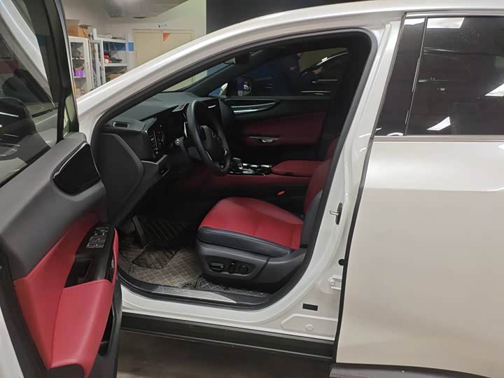 Фото 5 - Lexus NX