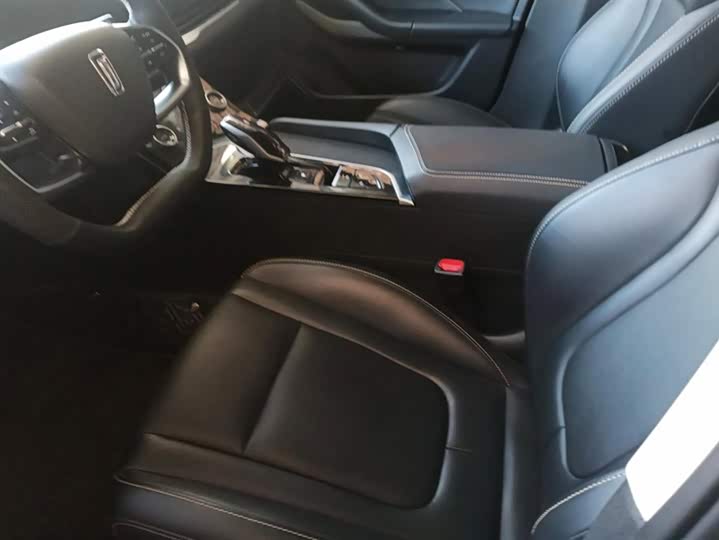 Фото 9 - Bestune B70