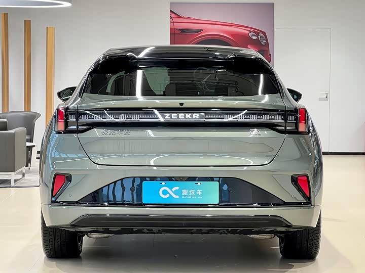 Фото 6 - Zeekr 001