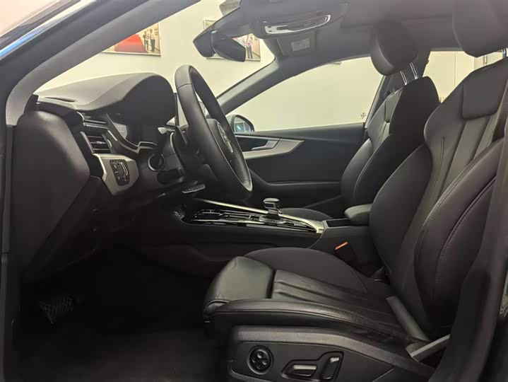 Фото 9 - Audi A5