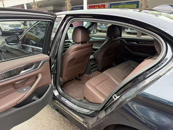 Фото 6 - BMW 5 Series