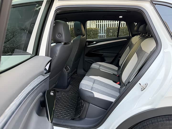 Фото 9 - Volkswagen ID.4 Crozz