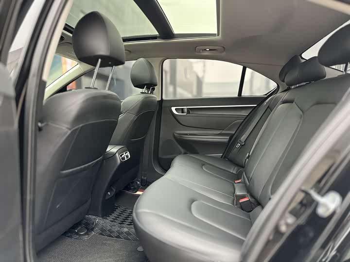 Фото 9 - Hyundai Mistra