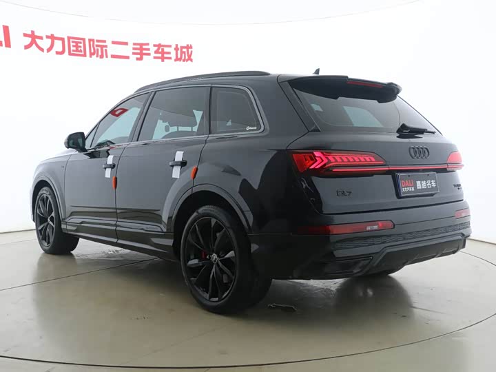 Фото 6 - Audi Q7