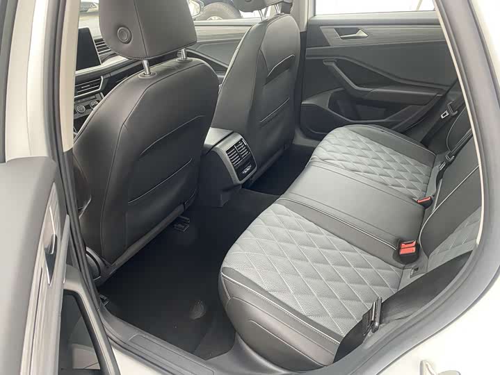 Фото 6 - Volkswagen Sagitar L